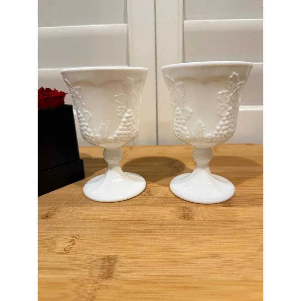 Pair Vintage Indiana Glass Milk Glass Harvest Grape Pedestal‎ Goblets White